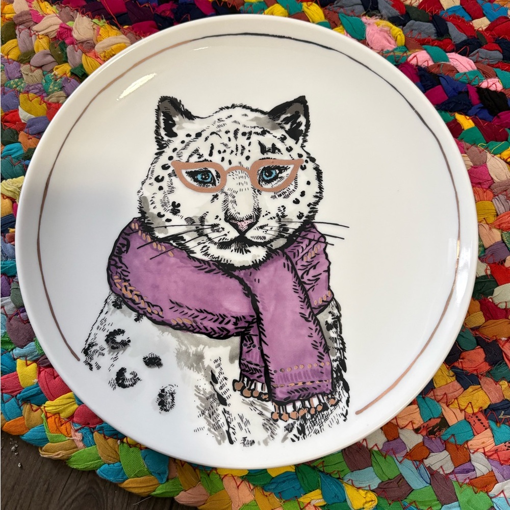 FUNKY THE CELLAR SNOW LEOPARD ON WINTER PLATE (NWT)
